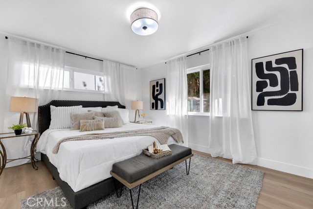 Detail Gallery Image 21 of 41 For 11722 Hayvenhurst, Granada Hills,  CA 91344 - 4 Beds | 3 Baths