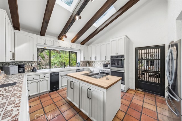 Detail Gallery Image 16 of 74 For 25805 Avenida Del Oro, Temecula,  CA 92590 - 4 Beds | 4/1 Baths