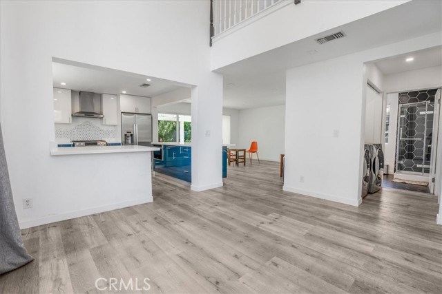 2481 S Bundy Drive, Los Angeles CA: https://media.crmls.org/medias/3177288c-0c2f-4481-9878-508443a38b77.jpg