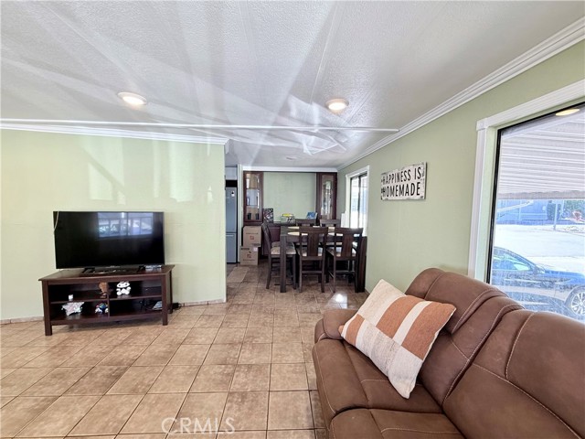 Detail Gallery Image 11 of 37 For 1855 Riverside, Ontario,  CA 91761 - 3 Beds | 2 Baths