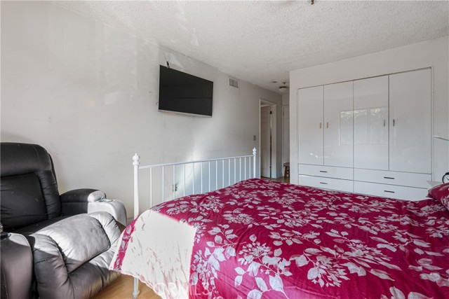 Detail Gallery Image 14 of 26 For 303 W Loraine #2,  Glendale,  CA 91202 - 3 Beds | 2/1 Baths