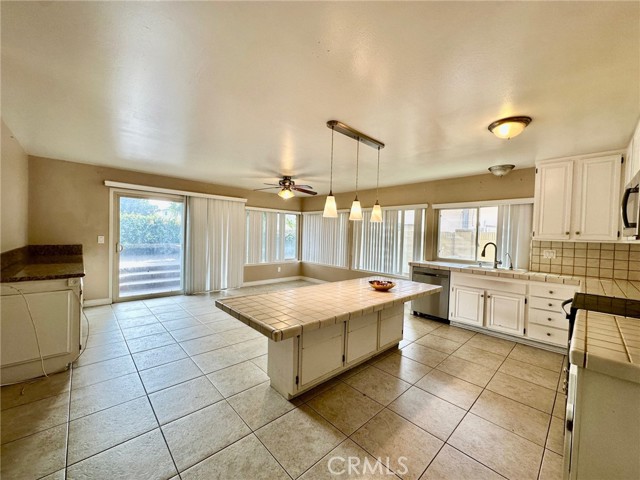 Detail Gallery Image 6 of 27 For 11644 Bos St, Cerritos,  CA 90703 - 5 Beds | 3 Baths