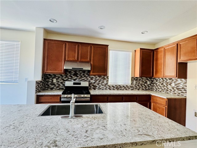 Detail Gallery Image 4 of 32 For 9329 Sable Ridge Ave, Hesperia,  CA 92345 - 4 Beds | 3 Baths