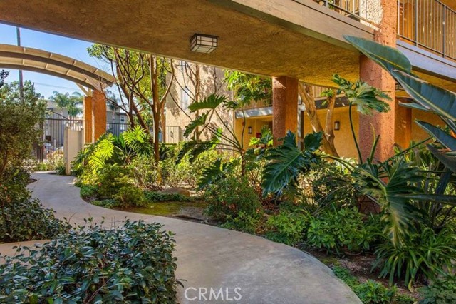 Front Image Thumbnail for CROC25279008