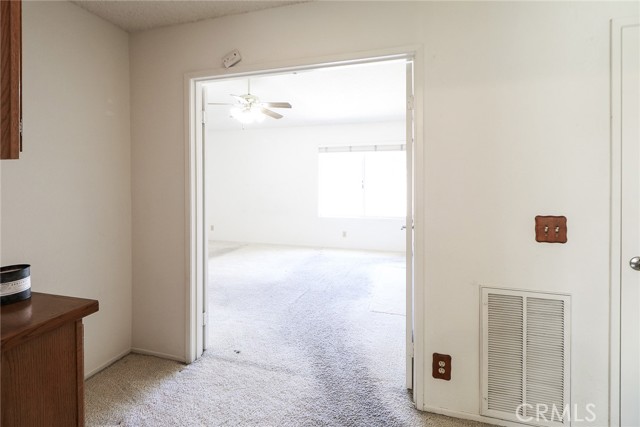 345 Jeremiah Drive, Simi Valley CA: https://media.crmls.org/medias/317af636-2dfc-4fde-8e19-6750ac6d704d.jpg