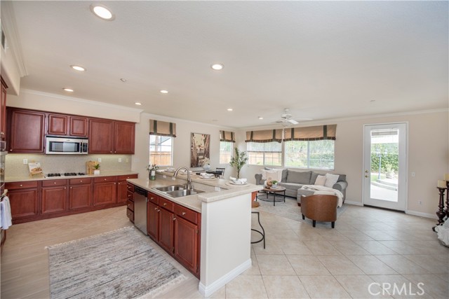 Detail Gallery Image 11 of 46 For 4285 Gardendale Ct, Riverside,  CA 92505 - 4 Beds | 2/1 Baths