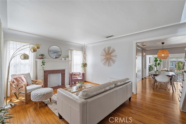 Detail Gallery Image 3 of 44 For 3495 Gaviota Ave, Long Beach,  CA 90807 - 4 Beds | 2/1 Baths