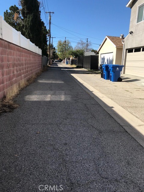 Alley way