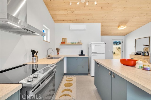 Detail Gallery Image 11 of 48 For 10277 Pinon Ave, Morongo Valley,  CA 92256 - 1 Beds | 1 Baths