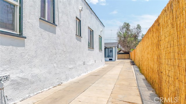 Detail Gallery Image 36 of 65 For 9016 -9018 Baring Cross St, Los Angeles,  CA 90044 - – Beds | – Baths