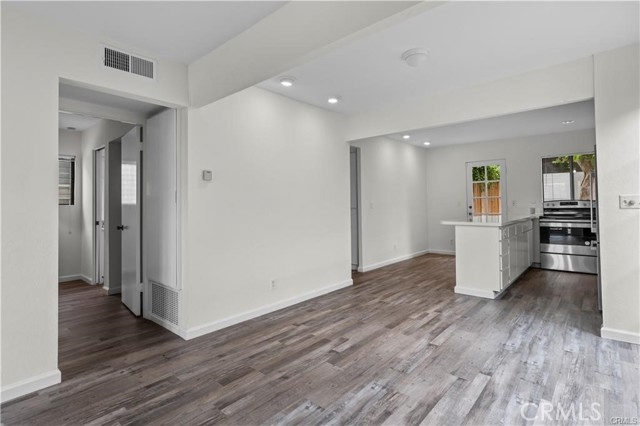 Detail Gallery Image 2 of 11 For 504 Orchid Ave, Corona Del Mar,  CA 92625 - 2 Beds | 1 Baths