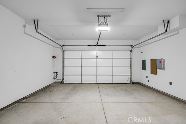 240 Lily Loop, Irvine CA: https://media.crmls.org/medias/317cc59e-cfc2-4d75-bd4b-588f35b2ba48.jpg