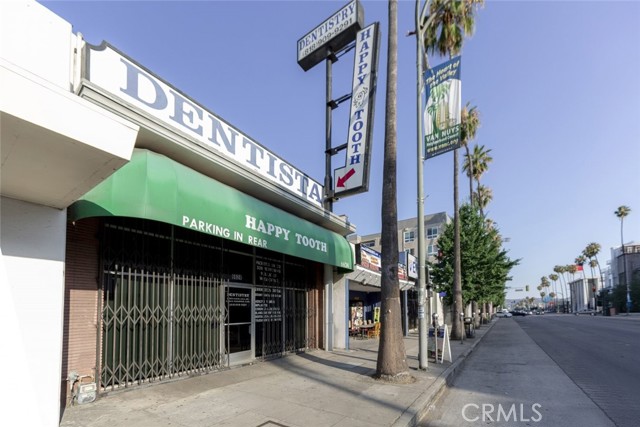 6624 Van Nuys Boulevard, Van Nuys CA: https://media.crmls.org/medias/317dc486-e1c4-4329-a6a0-48d804046806.jpg
