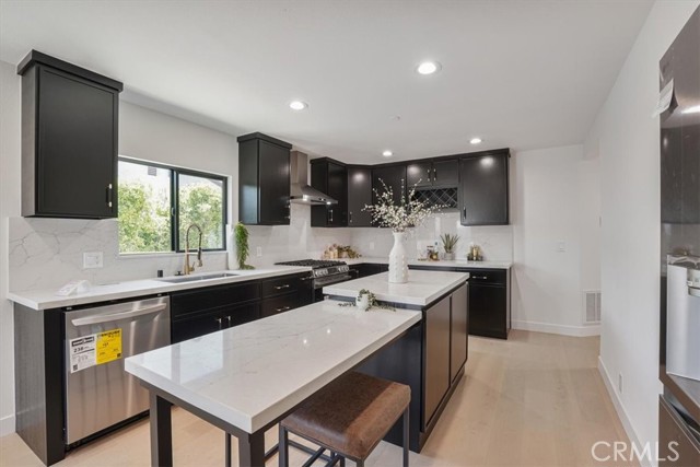 Detail Gallery Image 9 of 35 For 3560 Lavell Dr, Los Angeles,  CA 90065 - 4 Beds | 4 Baths