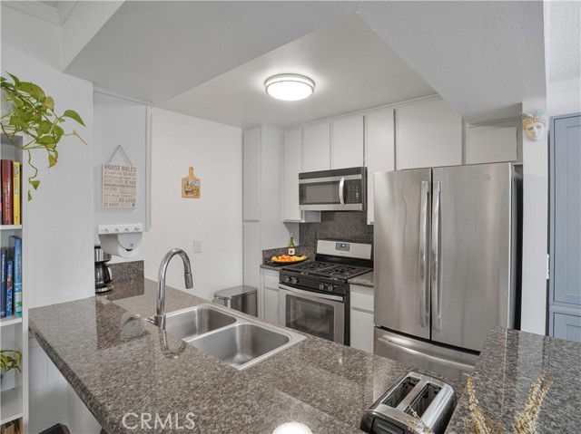 12567 Bradley Avenue, 6 photo 8
