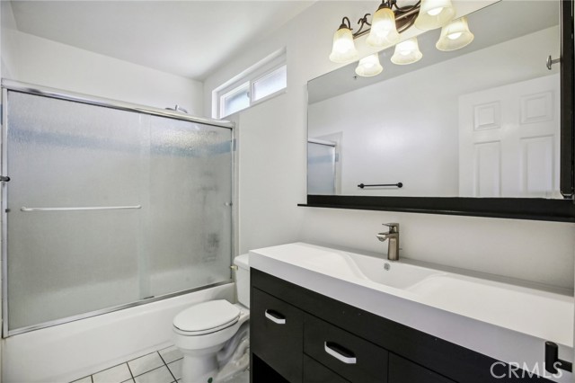 Detail Gallery Image 25 of 34 For 17556 Van Buren Ln, Huntington Beach,  CA 92647 - 2 Beds | 2/1 Baths