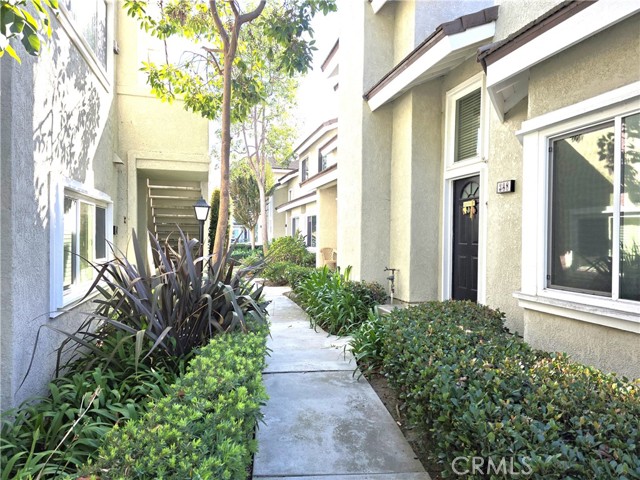 Detail Gallery Image 27 of 29 For 388 Fallingstar, Irvine,  CA 92614 - 3 Beds | 2/1 Baths