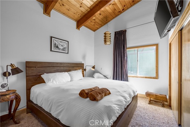 Detail Gallery Image 16 of 42 For 39563 Raccoon Dr, Fawnskin,  CA 92333 - 2 Beds | 2 Baths