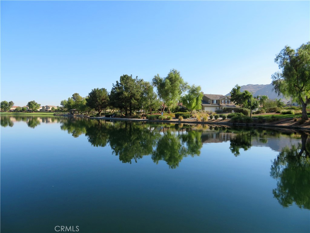 https://media.crmls.org/medias/317f1d30-3c00-428b-9bb3-a94a9fdfc586.jpg?preset=X-Large