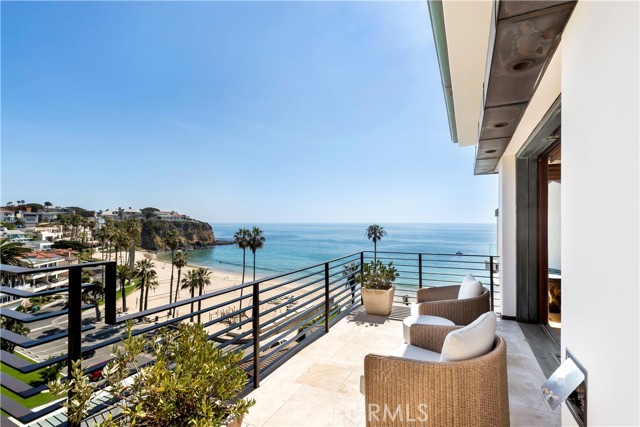 86 Emerald Bay, Laguna Beach CA: https://media.crmls.org/medias/317f3098-d26e-4ca1-90fd-01bf428f2ee0.jpg
