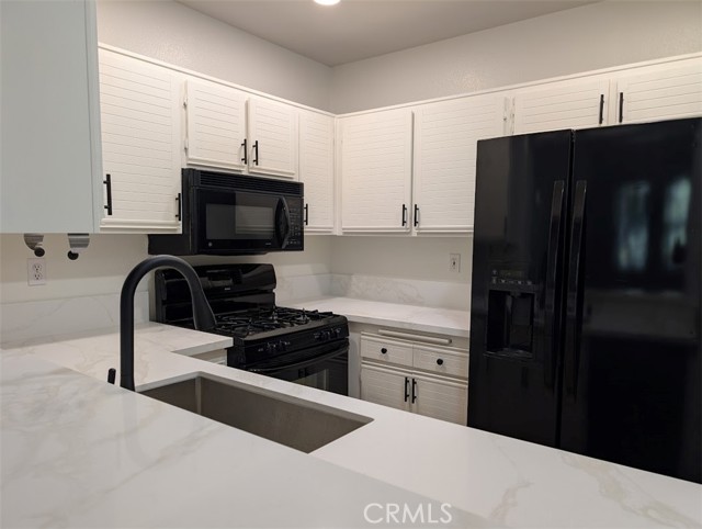 24153 Del Monte Drive, Valencia CA: https://media.crmls.org/medias/317f6460-85f9-44ed-81ba-7e673331c822.jpg