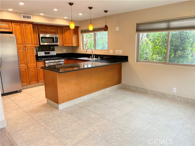Detail Gallery Image 9 of 27 For 33932 El Encanto Ave a,  Dana Point,  CA 92629 - 2 Beds | 2 Baths