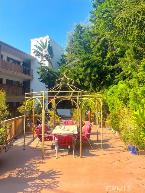 100 Cliff Drive, Laguna Beach CA: https://media.crmls.org/medias/31803326-69bc-45ed-bfa4-9c10b9452025.jpg