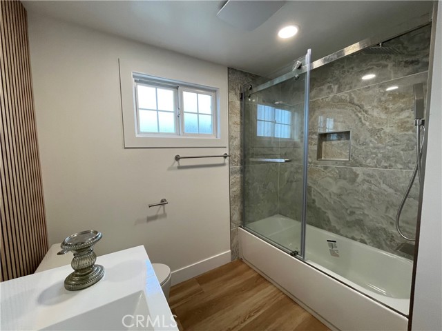 upstairs full bathroom