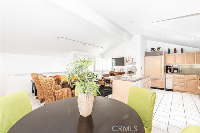 Detail Gallery Image 5 of 28 For 1720 W Oceanfront #B,  Newport Beach,  CA 92663 - 2 Beds | 2/1 Baths