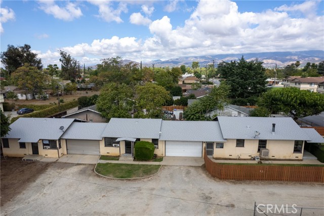 725 Michigan Avenue, Beaumont CA: https://media.crmls.org/medias/31819fdd-3513-4027-9f1b-1a974f5a6db0.jpg