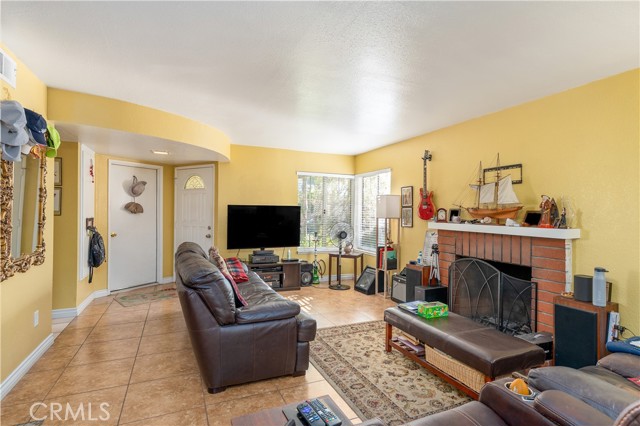 Detail Gallery Image 7 of 29 For 638 W Virginia, Rialto,  CA 92376 - 3 Beds | 2/1 Baths