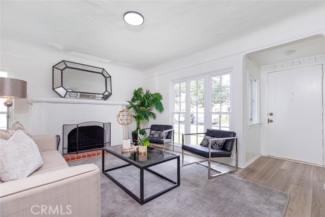 Detail Gallery Image 7 of 53 For 1038 Grover Ave, Glendale,  CA 91201 - 2 Beds | 2 Baths