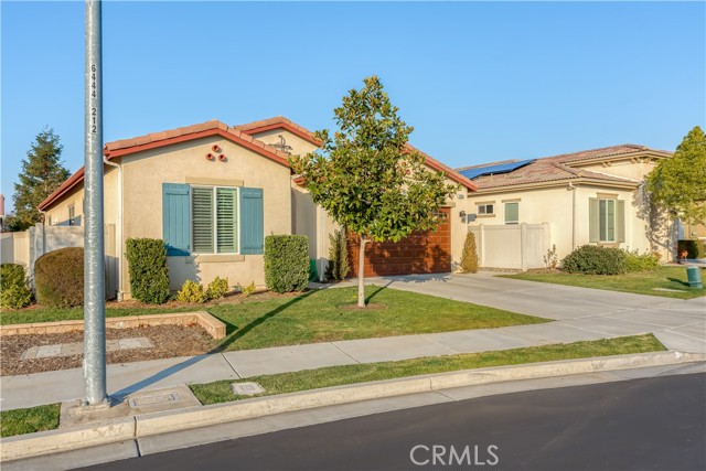 Detail Gallery Image 2 of 67 For 10010 Besancon Way, Bakersfield,  CA 93306 - 2 Beds | 2 Baths