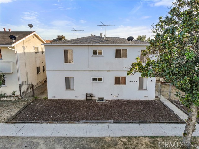14324 Roscoe Boulevard, Panorama City CA: https://media.crmls.org/medias/3183f8c6-46e1-4cc5-b32e-91a7c6b6bafb.jpg