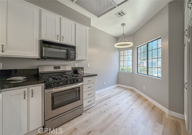 4766 Taranto Way, Oak Park CA: https://media.crmls.org/medias/31849125-1169-4df5-a810-81c2b34e4cc4.jpg