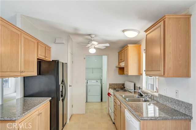 Detail Gallery Image 12 of 52 For 24 Gitana Ave #164,  Camarillo,  CA 93012 - 3 Beds | 2 Baths