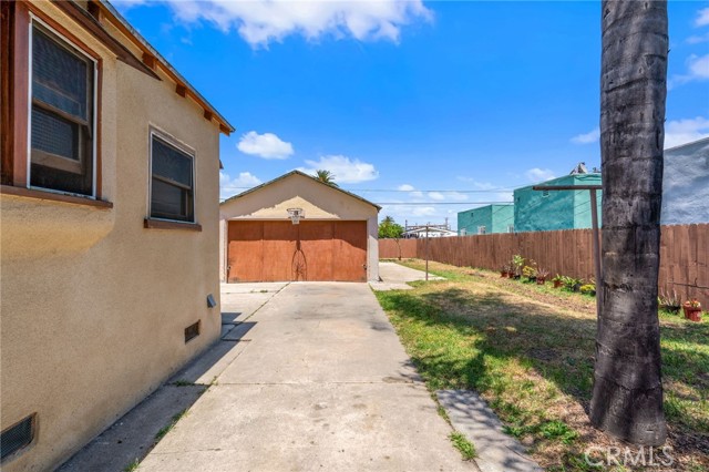 Detail Gallery Image 6 of 32 For 1415 W 104th St, Los Angeles,  CA 90047 - 2 Beds | 1 Baths