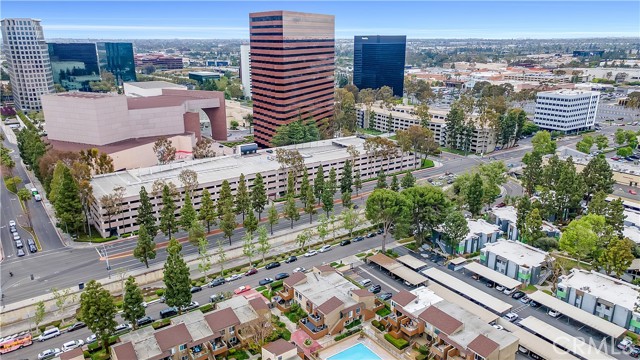1001 W Stevens W Avenue, Santa Ana CA: https://media.crmls.org/medias/318635a9-aebe-4fb5-84f5-c985d46109d7.jpg