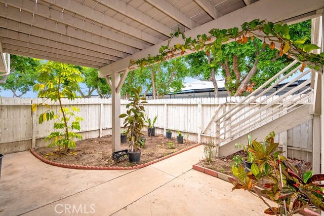 Detail Gallery Image 2 of 5 For 9138 Cerritos Ave, Anaheim,  CA 92804 - 2 Beds | 2 Baths