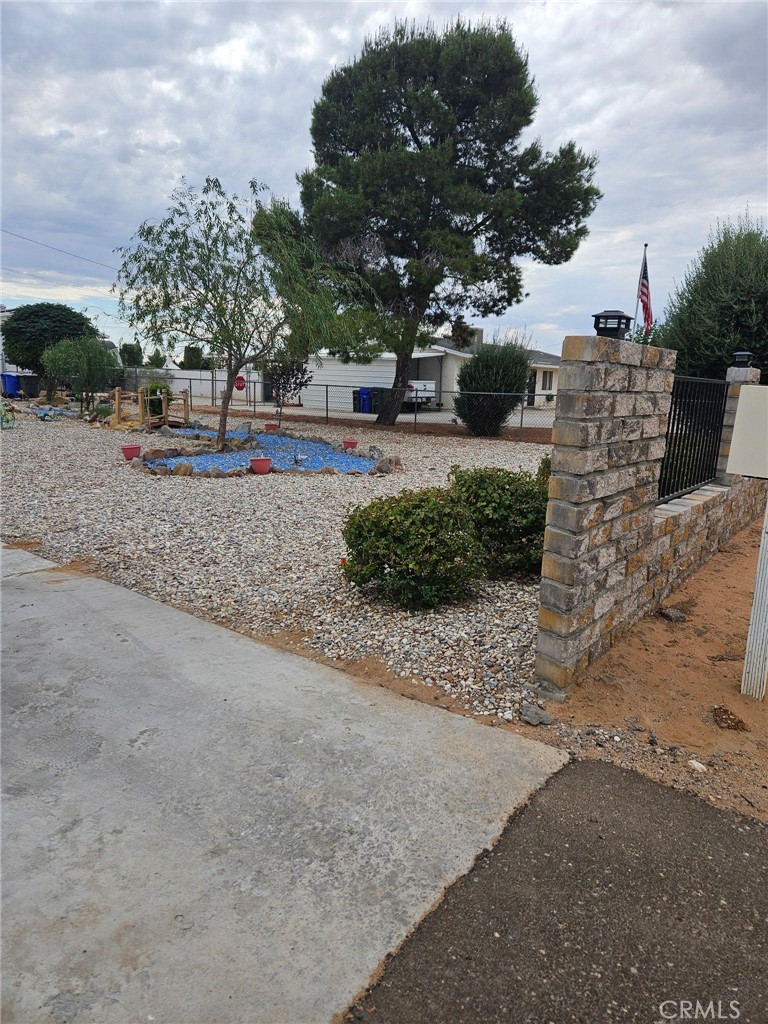 https://media.crmls.org/medias/31866eee-551d-4c35-b440-d16b0d6cfbba.jpg?preset=X-Large