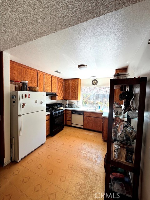 Detail Gallery Image 34 of 38 For 10232 Tanforan, Riverside,  CA 92503 - 3 Beds | 2 Baths