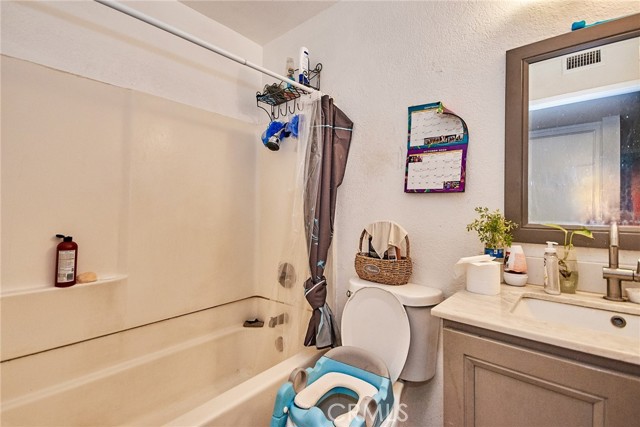 Detail Gallery Image 13 of 29 For 1074 N Willow Ave, Rialto,  CA 92376 - – Beds | – Baths