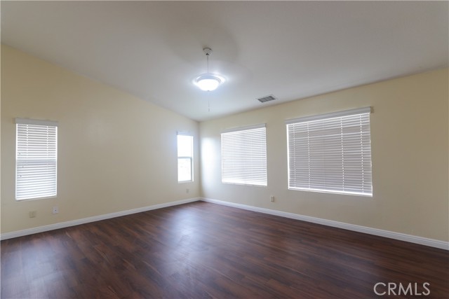 17581 Cedarwood Drive, Riverside CA: https://media.crmls.org/medias/31876024-6944-4cfa-9f16-6577fbf50e22.jpg