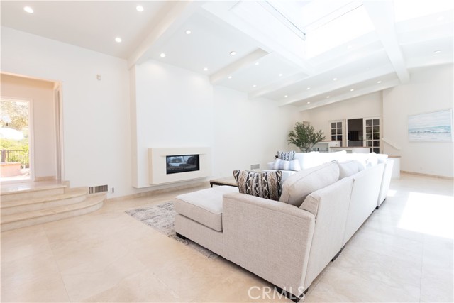 Detail Gallery Image 6 of 74 For 30421 Mirador Ct, Laguna Niguel,  CA 92677 - 4 Beds | 3/1 Baths