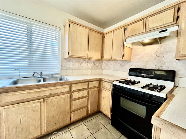 Detail Gallery Image 12 of 30 For 516 Dusty Ln, Perris,  CA 92571 - 3 Beds | 2/1 Baths