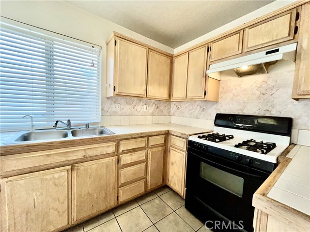 Detail Gallery Image 12 of 30 For 516 Dusty Ln, Perris,  CA 92571 - 3 Beds | 2/1 Baths