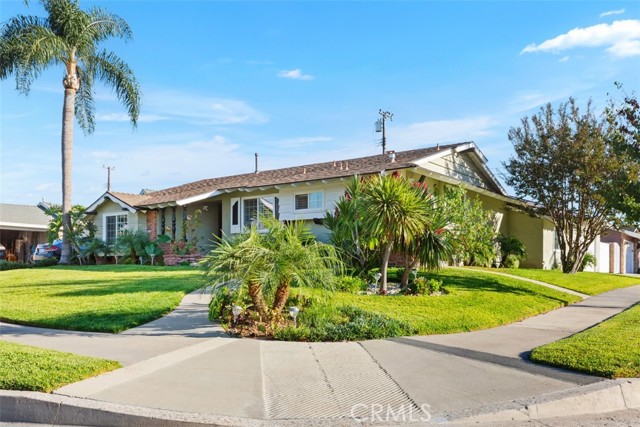 Detail Gallery Image 4 of 33 For 2610 Redcoach Ln, La Habra,  CA 90631 - 3 Beds | 2 Baths