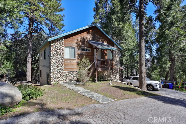 Detail Gallery Image 2 of 50 For 198 Pine Ridge Rd, Crestline,  CA 92325 - 3 Beds | 2/1 Baths