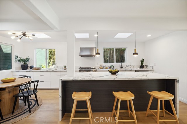 1290 E Woodbury Road, Pasadena CA: https://media.crmls.org/medias/3188a4ae-1c5a-4fee-b259-83f527176698.jpg
