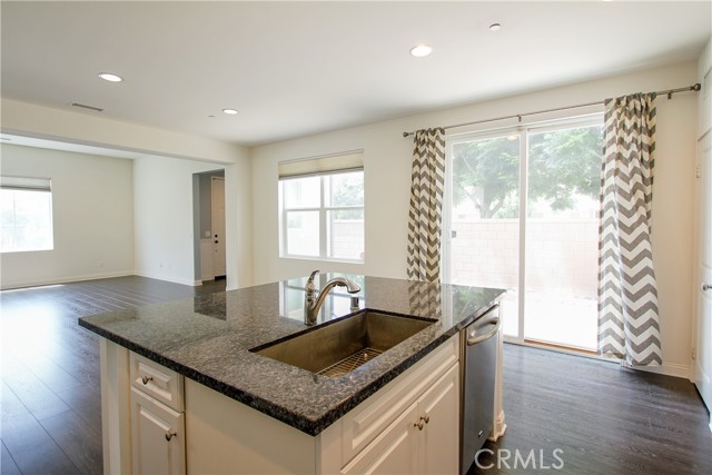 Detail Gallery Image 6 of 32 For 3981 E Heritage Ln, Ontario,  CA 91761 - 3 Beds | 2/1 Baths